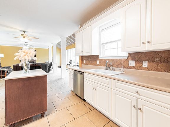 5th image of 4196 Aerie Cir