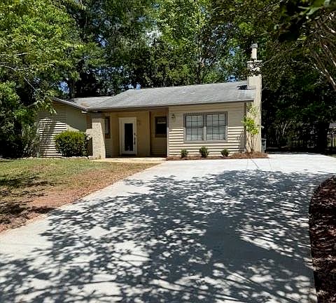 2nd image of 2736 Vassar Rd