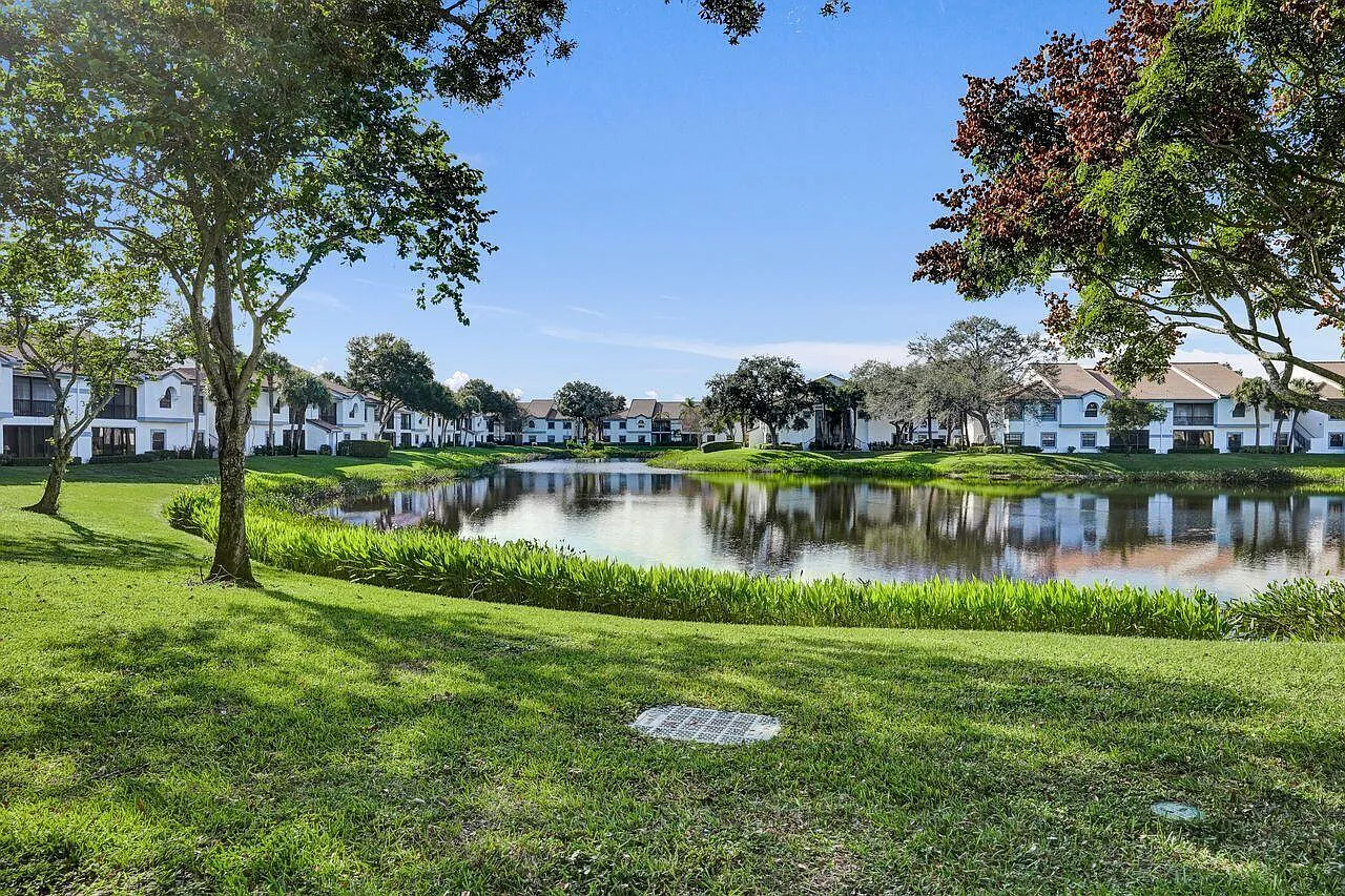 3 bed, 2.0 bath, 1134 sqft, $2,500 — Photo 4