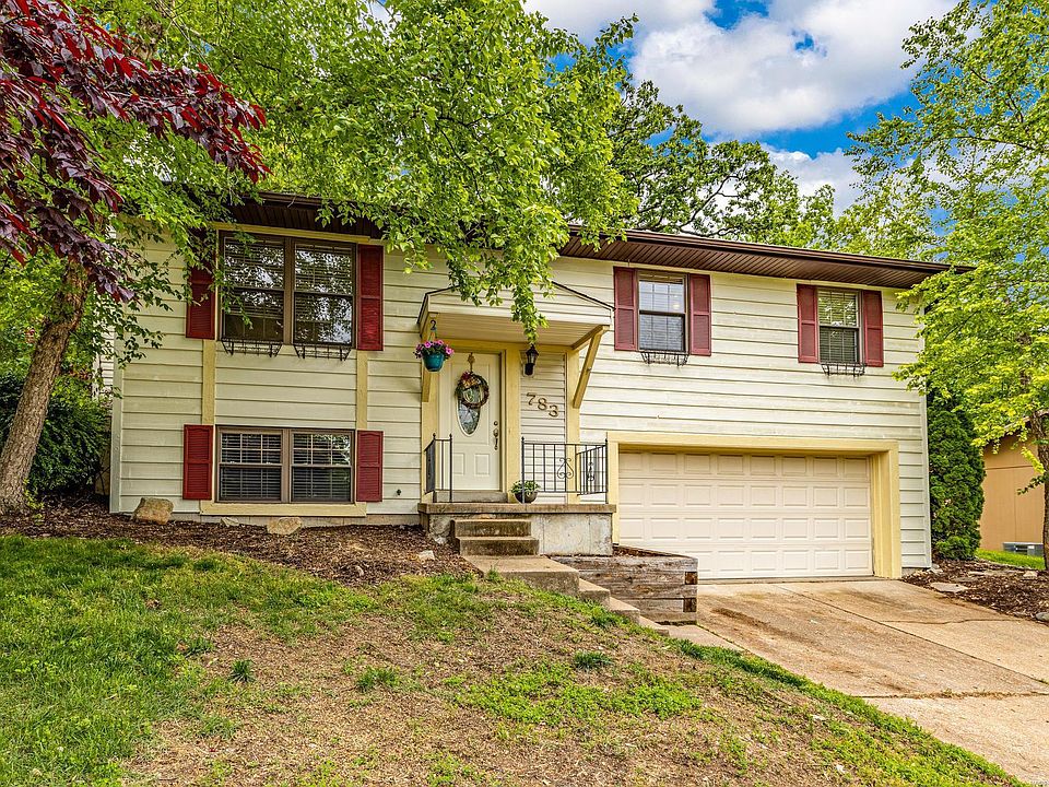 1st image of 783 Crescent Woods Dr