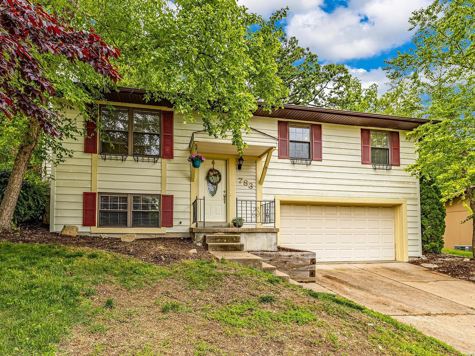 783 Crescent Woods Dr photo 1