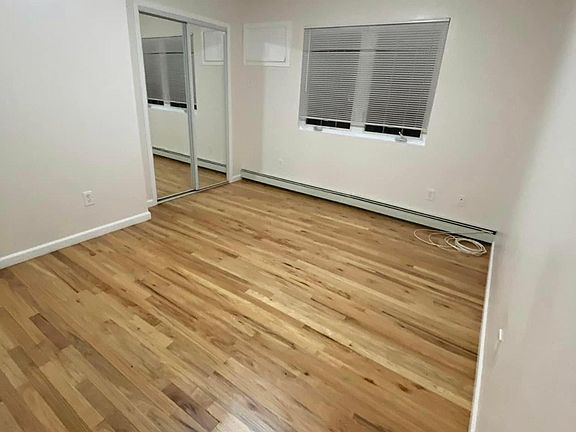 5th image of 749 Sterling St #2