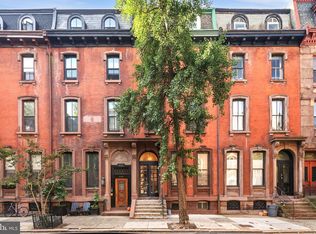 2122 Spruce St APT 200, Philadelphia, PA 19103