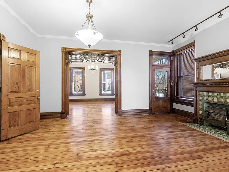 529 S 3rd St — Photo 17