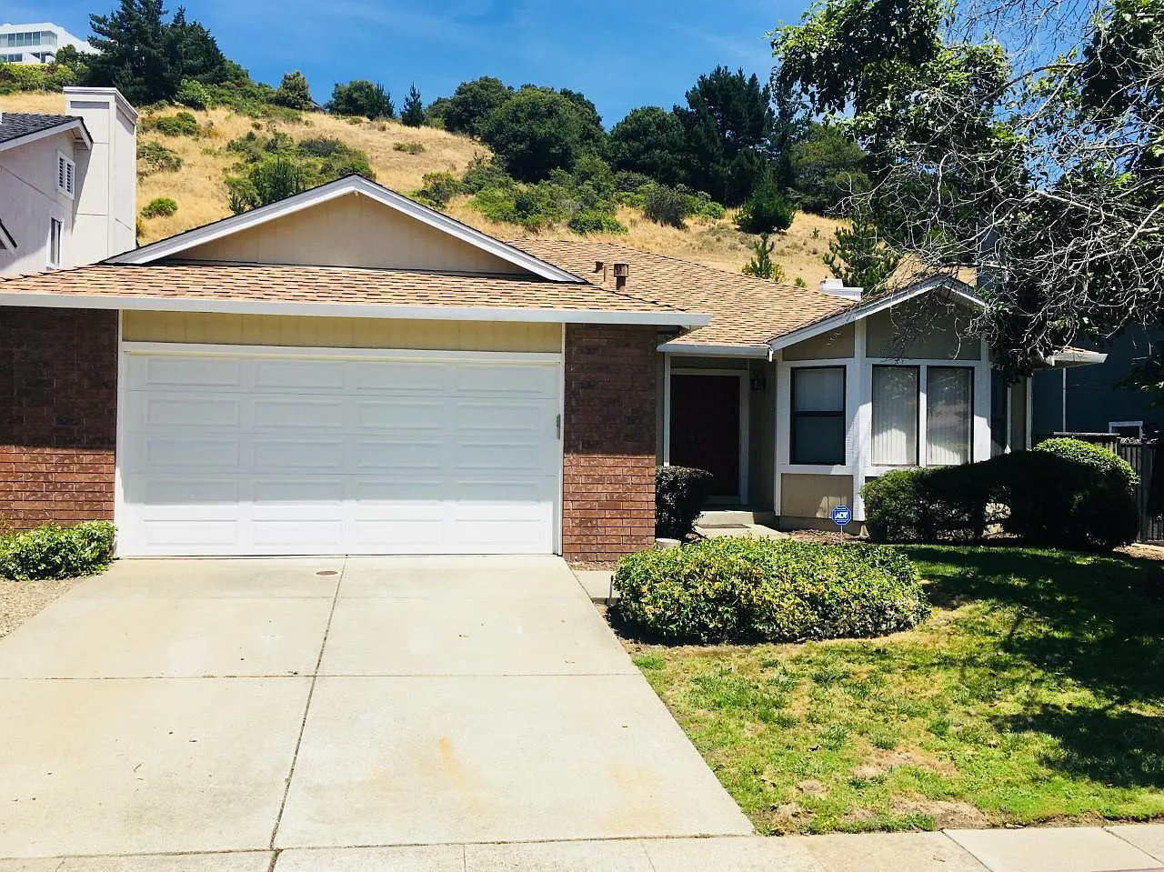 6168 Viewcrest Dr photo 1