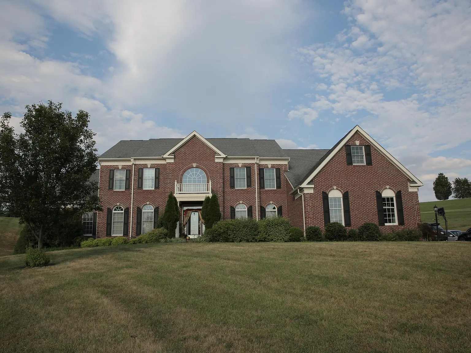 1 bed, 2700 sqft, $1,500 — Photo 1