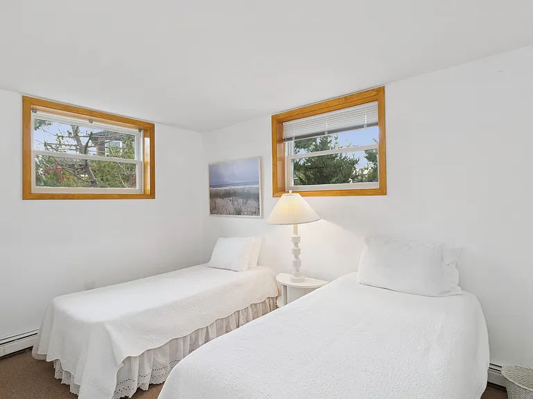 87 Shore Rd — Photo 11