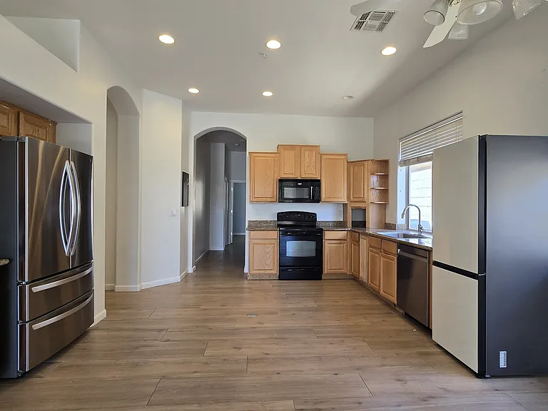 10335 E Rosemary Ln — Photo 9