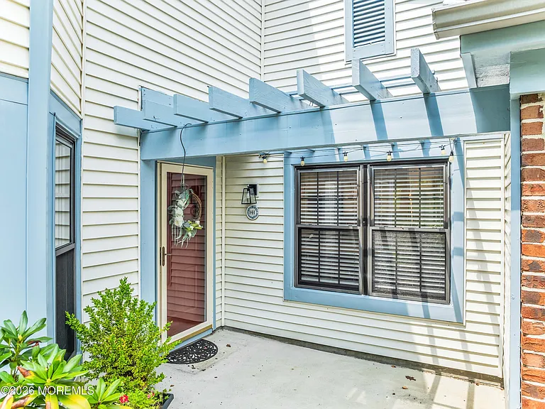 141 Old Orchard Ln — Photo 4