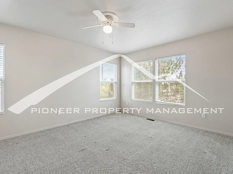 7604 Firehawk Ln — Photo 13