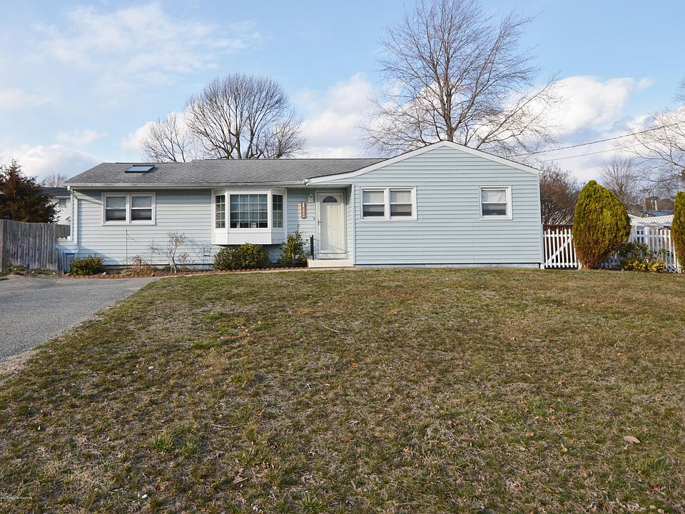 1st image of 124 Mount Ln