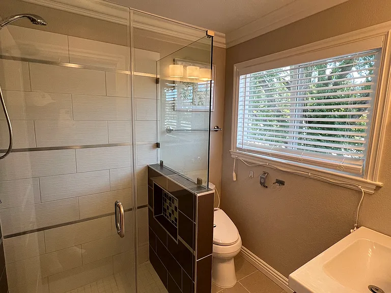 1294 Crowley Ave — Photo 14