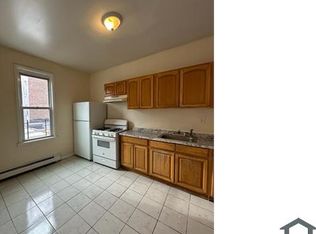740 E 214th St #3, Bronx, NY 10467