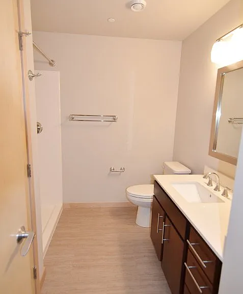 Venture Luxury High Rise — Photo 26