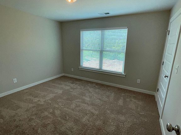 2nd image of 90 Buckhorn Cir