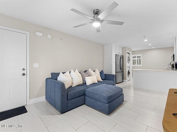 3rd image of 210 11TH Avenue N #104
