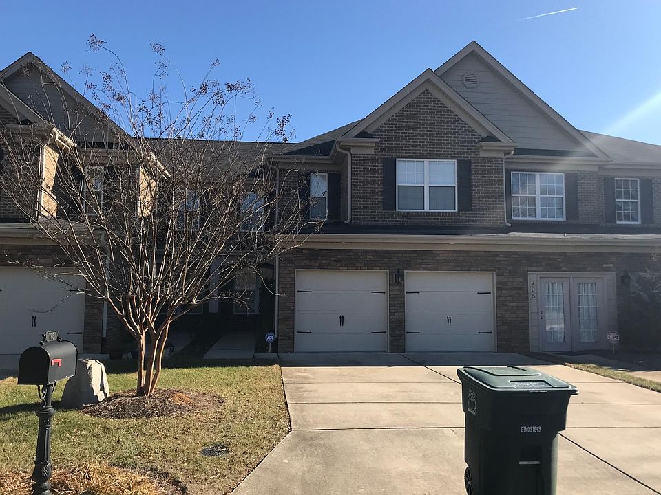 1st image of 703 Lawson Ln