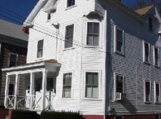 33 Colonial Ave, Cranston, RI 02910