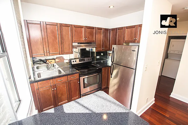 Rented by Jonis Realty | media 31