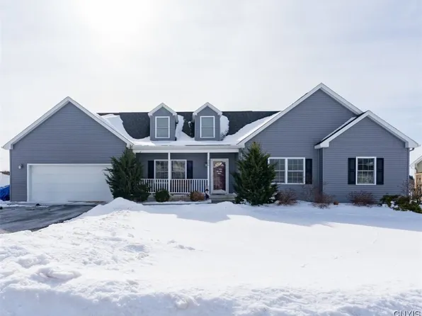 206 Funnycide Dr, Sackets Harbor, NY 13685