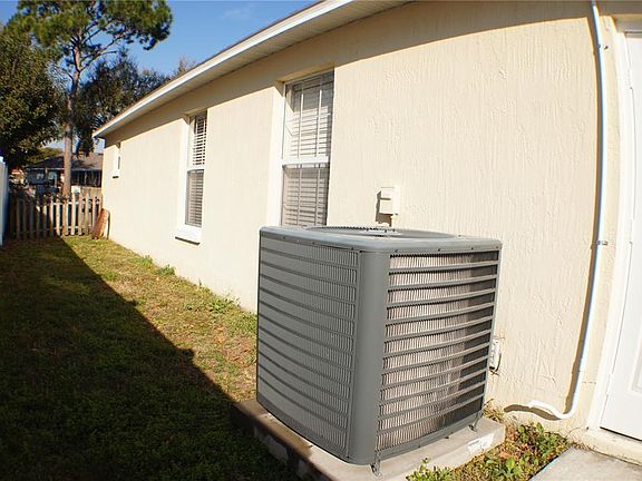 3rd image of 214 Eagle Point Loop