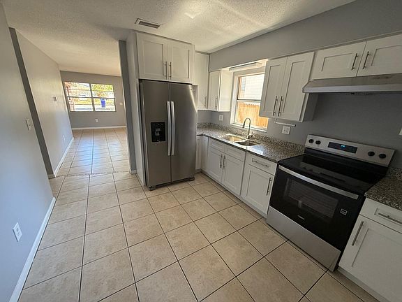 4th image of 1527 King Ave