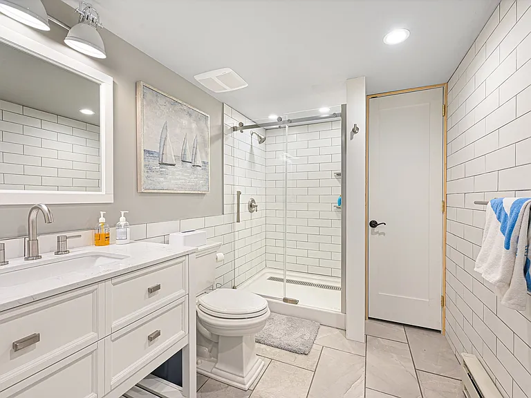 14 Hedges Banks Dr — Photo 21