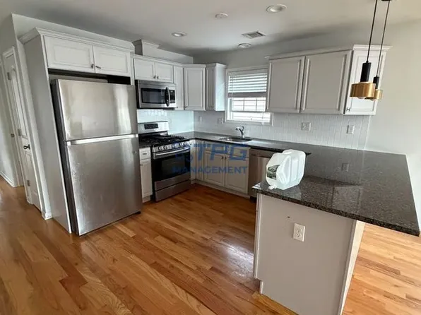 131 Bergen St Floor 2, Harrison, NJ 07029