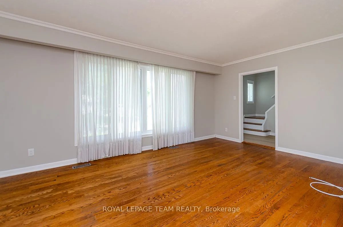 4 bed, $2,800 — Photo 4