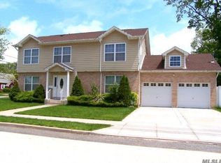 16 Weberfield Ave, Freeport, NY 11520