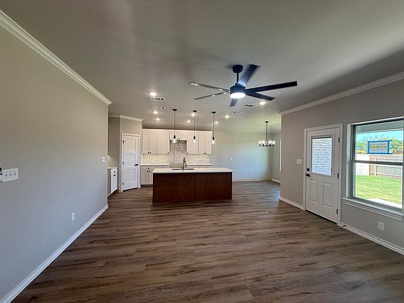 3rd image of 3122 Cedarhill Dr