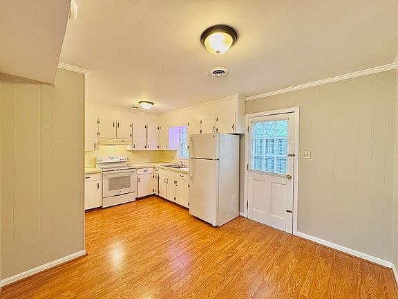 3rd image of 620 S Main St #B-6