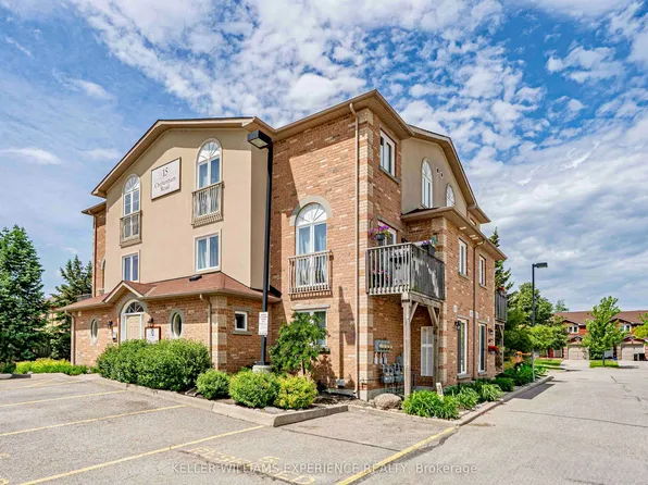 15 Cheltenham Rd #8, Barrie, ON L4M 0E7