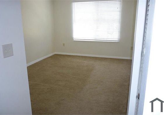 4th image of 4211 San Marino Blvd #20