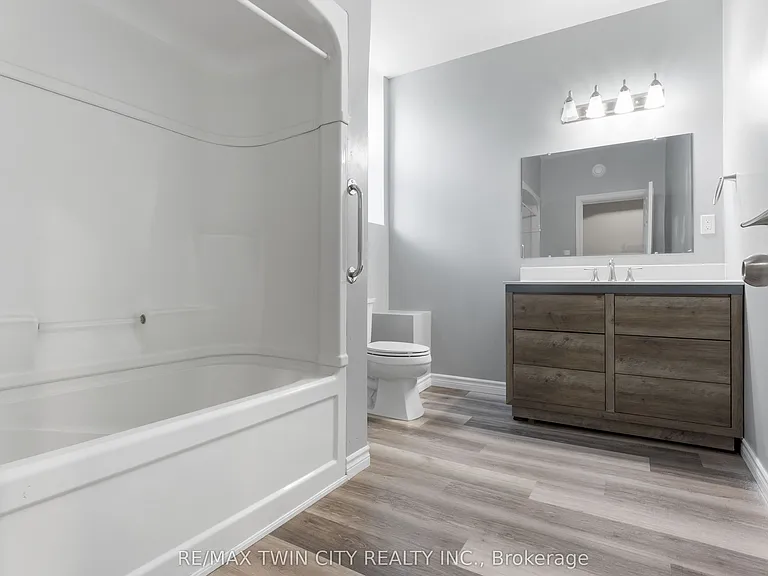 140 N Superior St — Photo 12