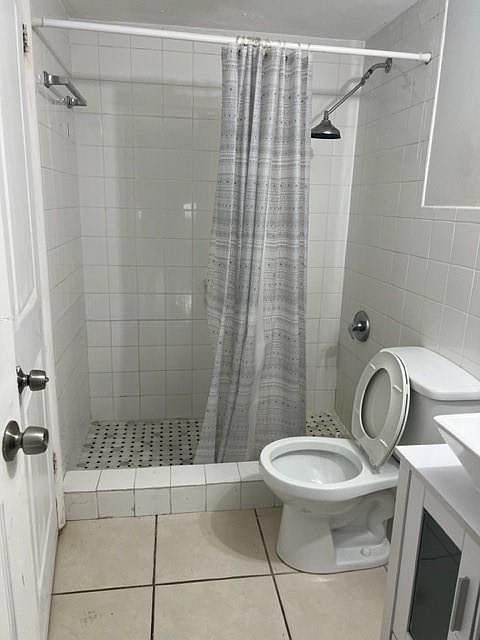 2nd image of 2171 NE 170th St #211