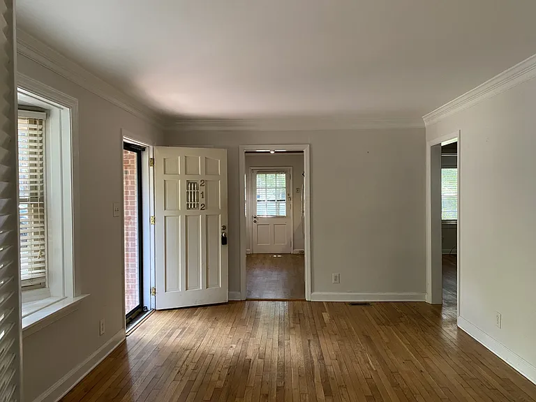 212 Clay St — Photo 5