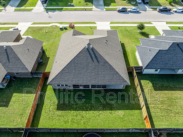 5301 Primavera Ln — Photo 27