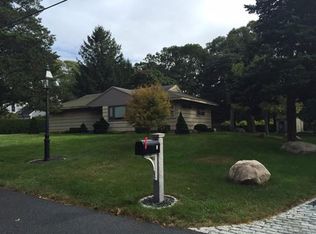 8 Jetty Ln, Falmouth, MA 02540