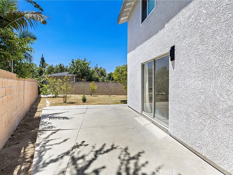 822 E Borchard Ave — Photo 27