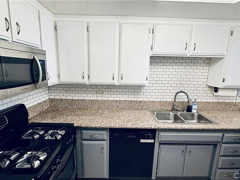 8435 Burnet Ave — Photo 8