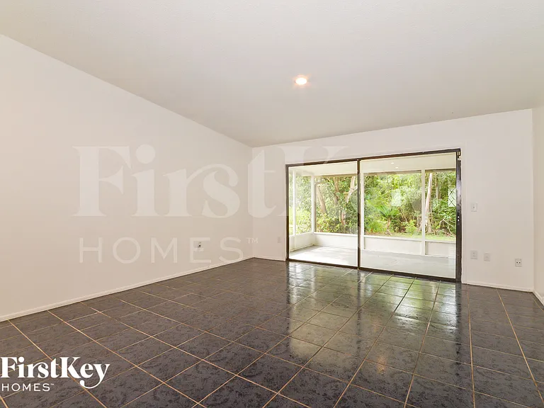 3228 Curry Woods Cir #2 — Photo 3