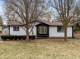 520 High Ct, Wauconda, IL 60084