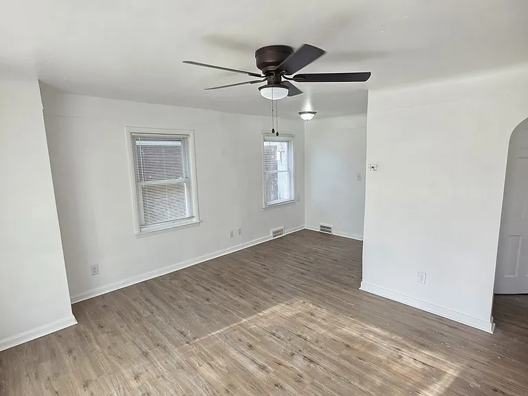 18412 Ferguson St — Photo 12