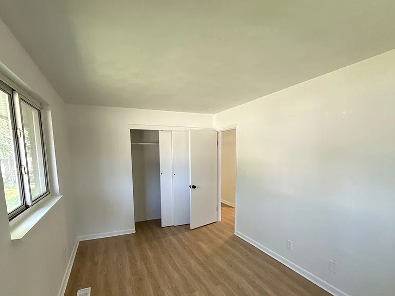 2200 Yorkshire Pl — Photo 6
