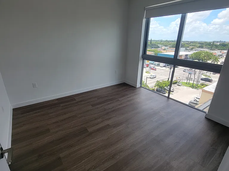 2042 NW 17th Ave #101 — Photo 13