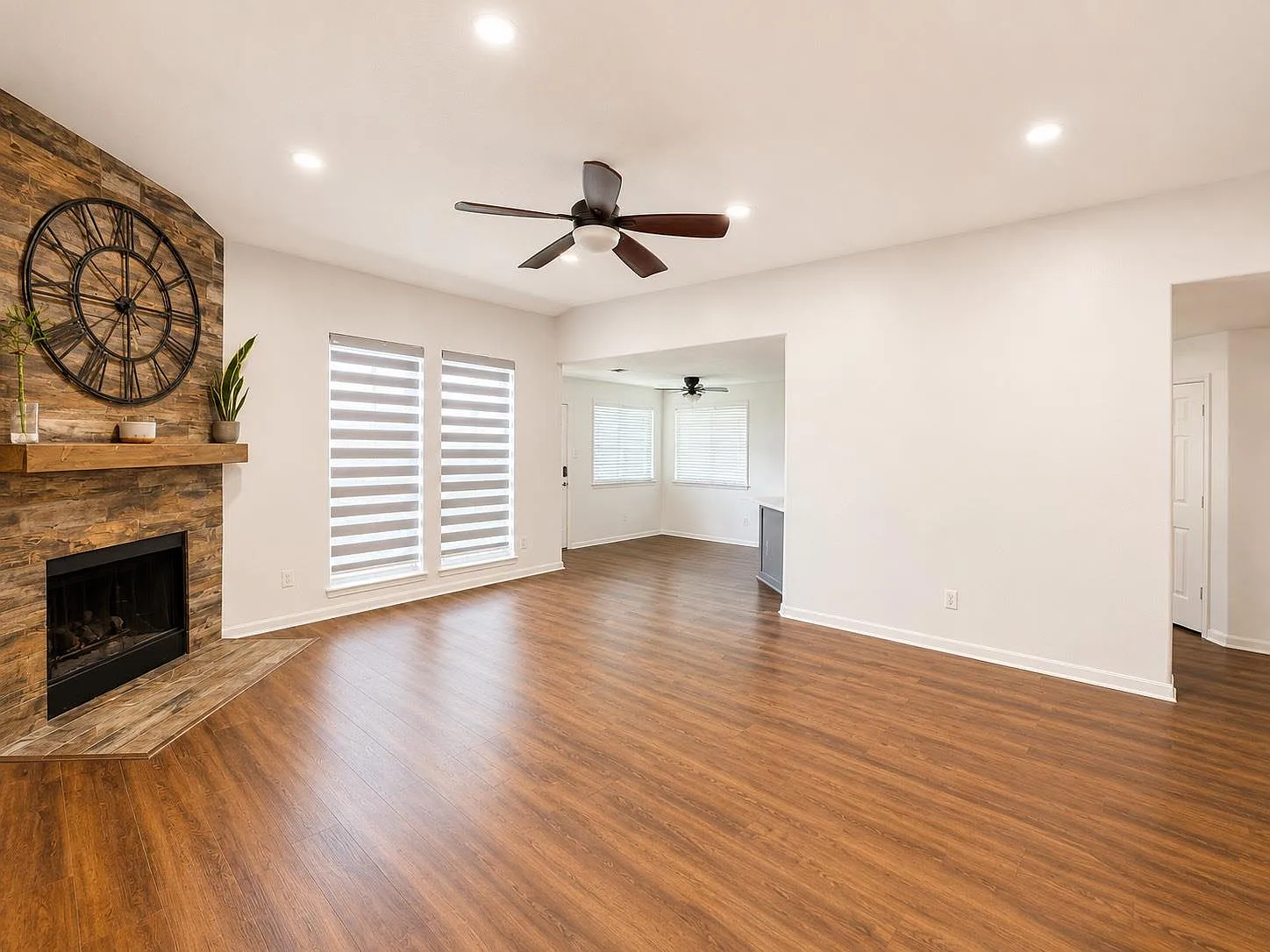 3 bed, 2.0 bath, 1868 sqft, $2,200 — Photo 3