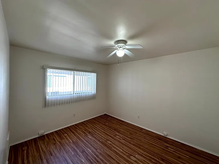 5748 Hazeltine Ave. — Photo 16