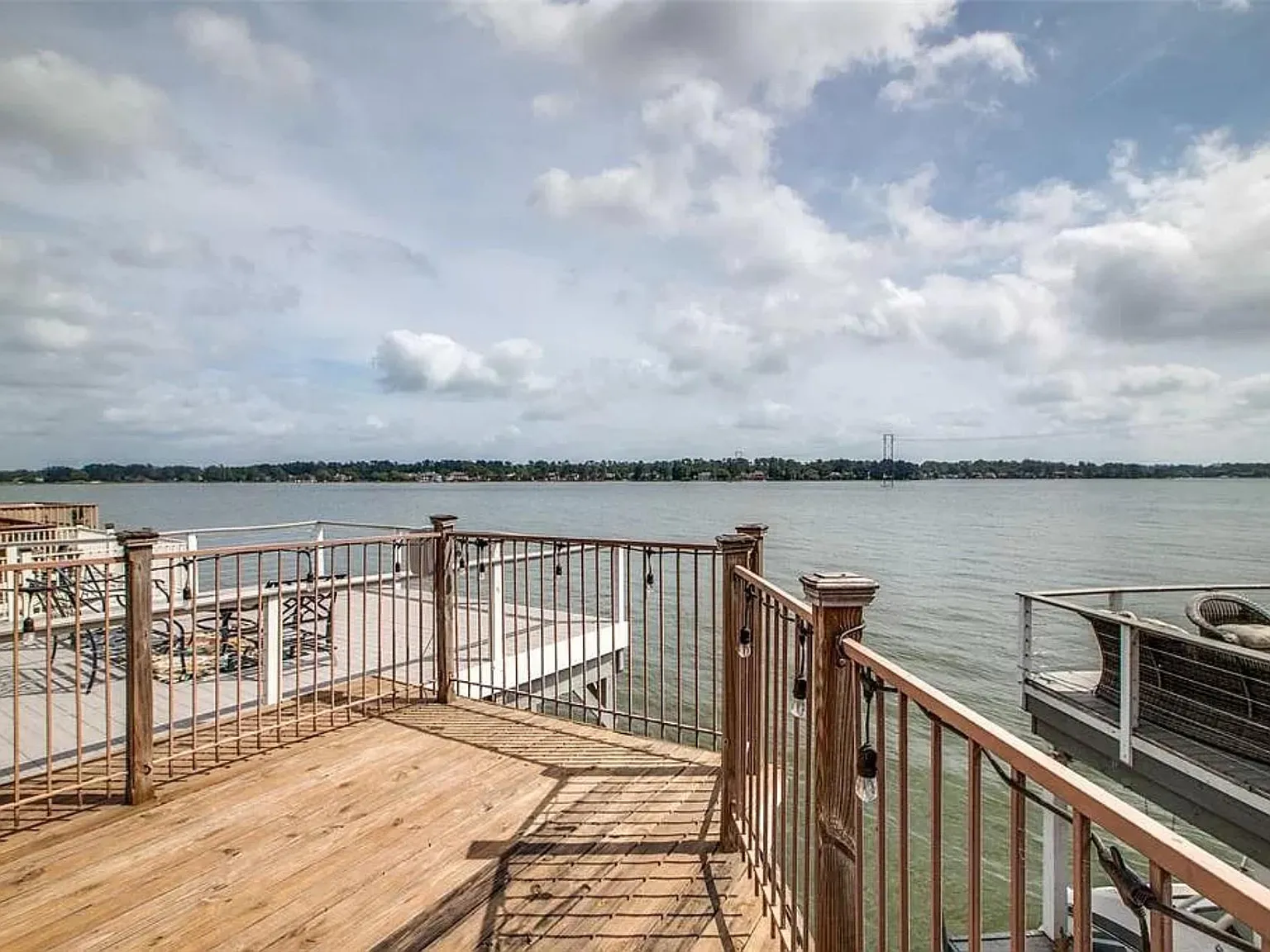 3 bed, 2.5 bath, 2751 sqft, $4,500 — Photo 3