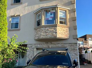 214-14 Waters Edge Dr #1, Bayside, NY 11360